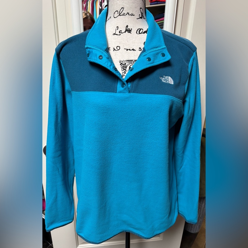 The North Face Women's Teal Blue fleece pullover